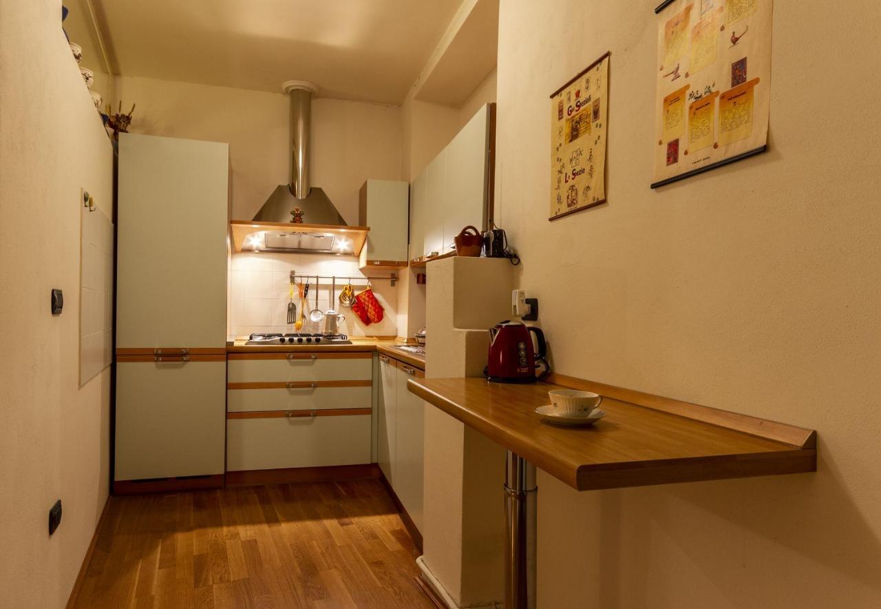 Cavour Suite - Smart Holiday Mantova Luaran gambar
